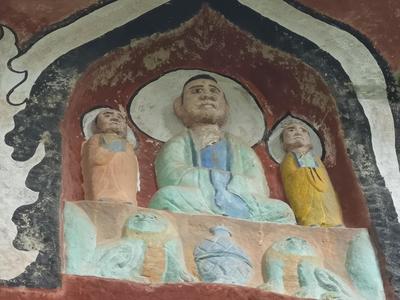 綿陽上清觀明代道教摩崖造像,經過現代重妝