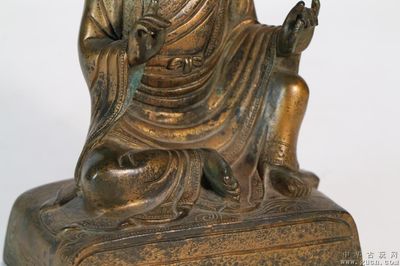 藏傳佛教中的銅鎏金上師造像 藝術與信仰的完美融合